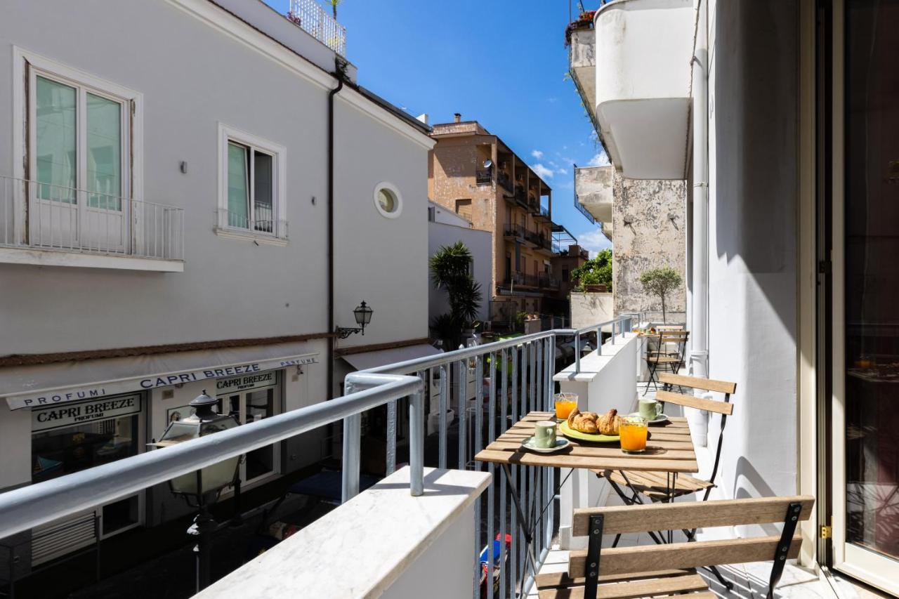 Sorrentovibes - Spacious 3 Bedrooms Apartment In Sorrento Oldtown 외부 사진