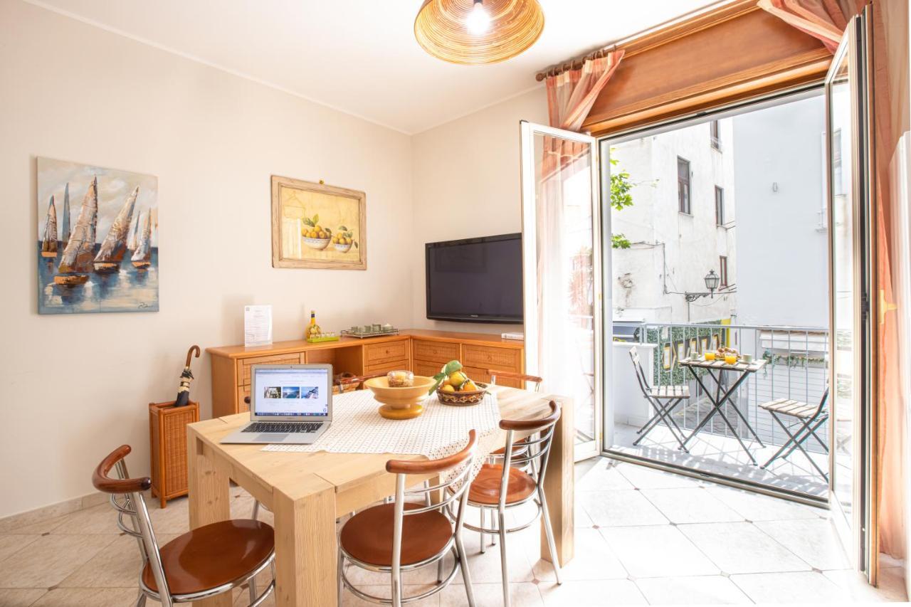 Sorrentovibes - Spacious 3 Bedrooms Apartment In Sorrento Oldtown 외부 사진